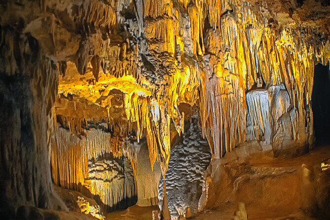 Luray Caverns Private Round Trip Transfer By Luxury Vehicle - What to Expect During the Tour