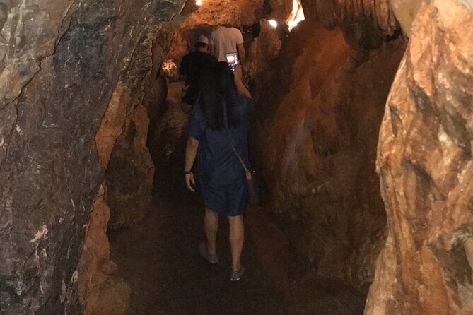 Luray Caverns Private Round Trip Transfer By Luxury Vehicle - FAQ