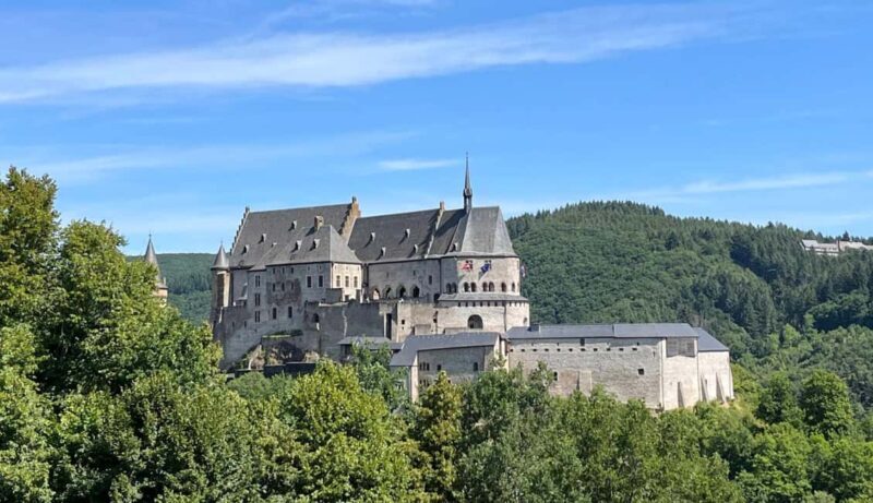 Luxembourg Vianden Castle Tour with Transfer + surprise stop - A Closer Look at the Vianden Castle Tour