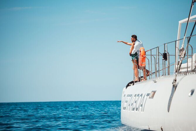 Luxury Catamaran Cruise with Brunch and Unlimited Drinks - Key Points