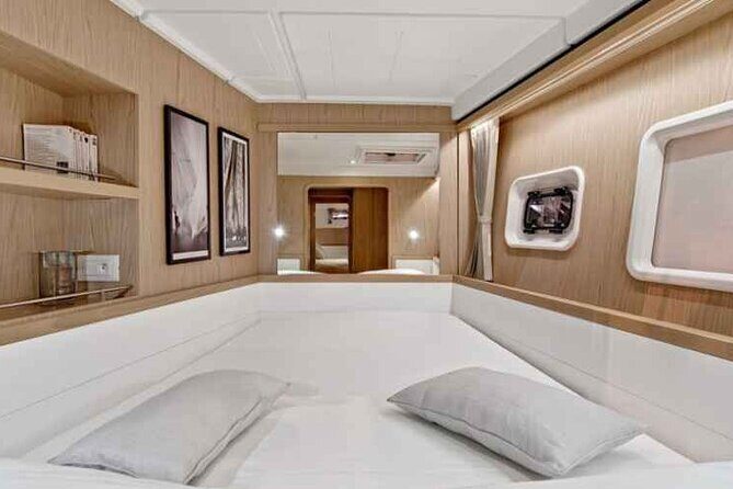 Luxury Catamaran in the Maddalena Archipelago from PALAU - Key Points