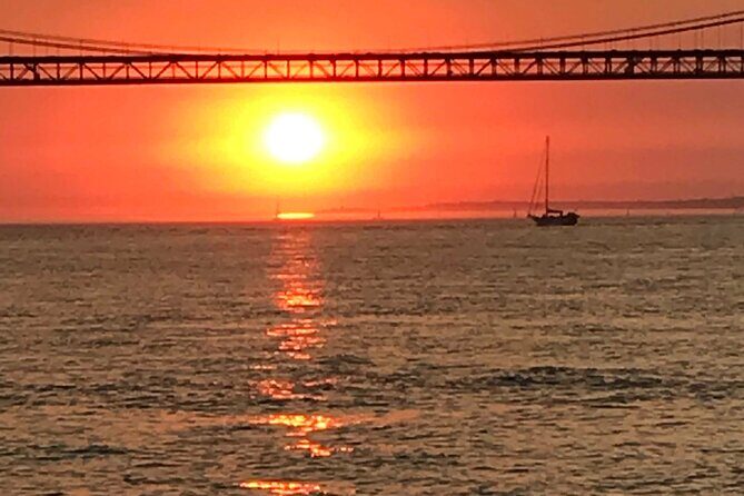 LUXURY Catamaran Sunset and Wine cruise - A Closer Look at the Lisbon Catamaran Sunset and Wine Cruise