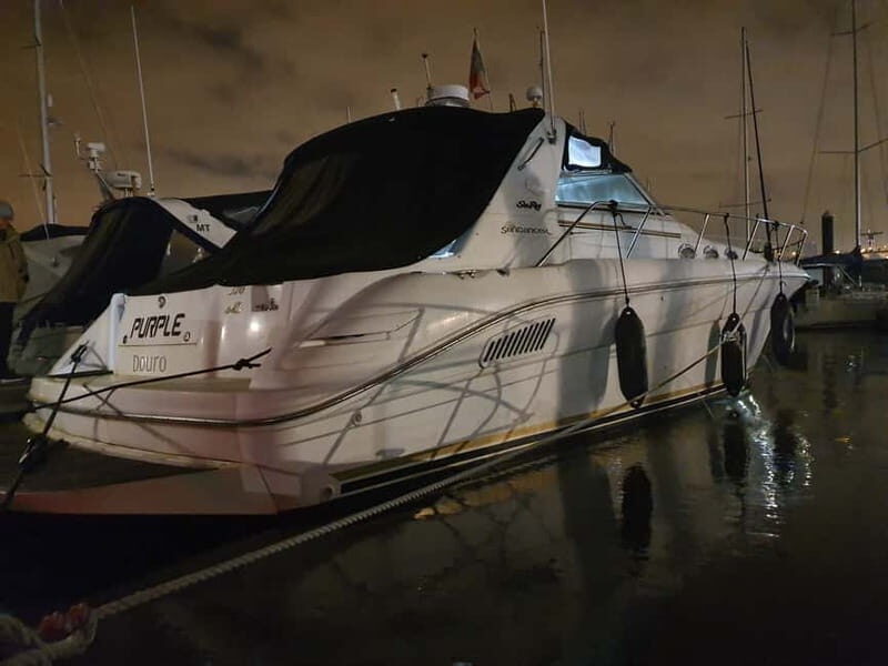 Luxury Douro Yacht Tour: Scenic Views & Complimentary Drinks - Detailed Breakdown of the Tour Itinerary