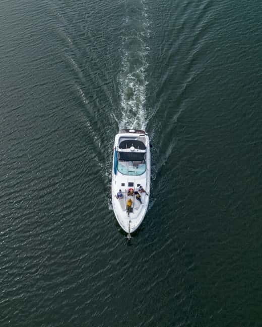 Luxury Douro Yacht Tour: Scenic Views & Complimentary Drinks - Who Should Consider This Yacht Tour?