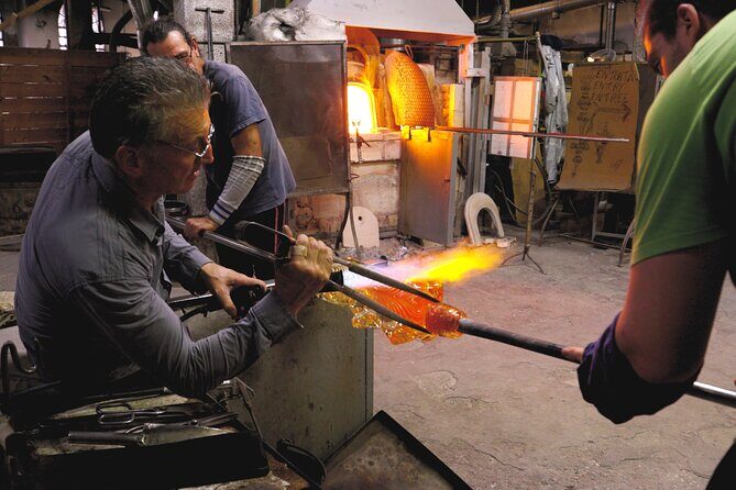 Luxury Grand Canal, Murano, Burano+Blow glass at Glass factory! - Key Points