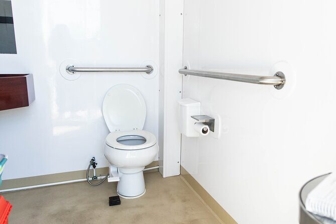 Luxury Hot Tub Boat of DC Potomac Monuments Private Tub up to 10 - Frequently Asked Questions