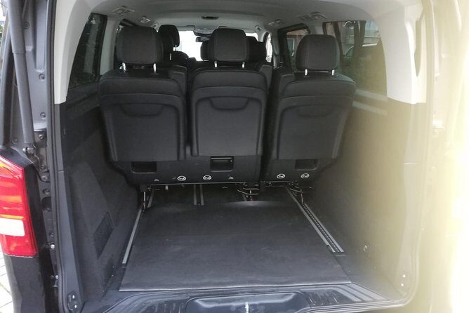 Luxury Minivan from Brussels airport to the city of Antwerp - Easy, Comfortable Travel from Brussels Airport to Antwerp