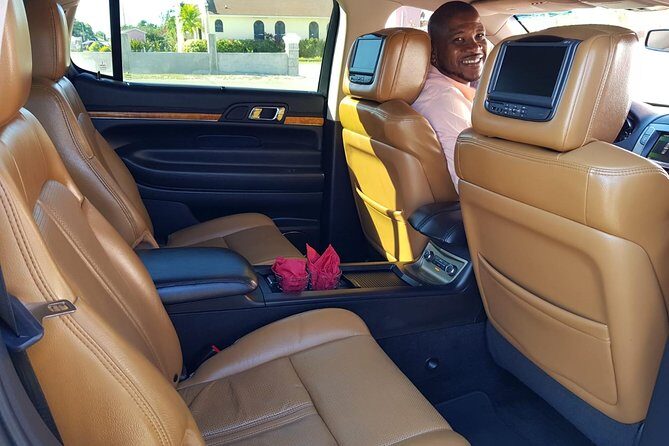 Luxury MKT Town Car Private Roundtrip Transfer - Nassau Luxury MKT Town Car Private Roundtrip Transfer Review