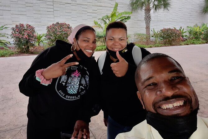 Luxury MKT Town Car Private Roundtrip Transfer - Key Points