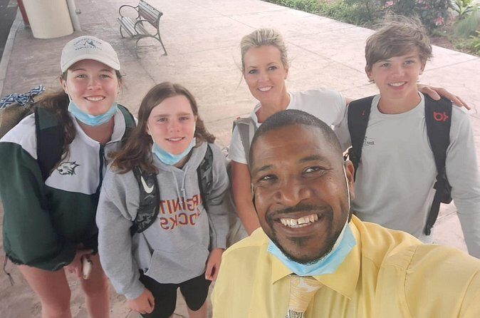 Luxury MKT Town Car Private Roundtrip Transfer - Frequently Asked Questions