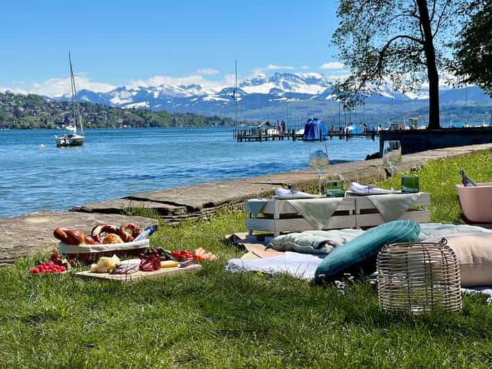 Luxury picnic by Zurich lake - A Cozy Picnic with Class in Zurich’s Scenic Outdoors