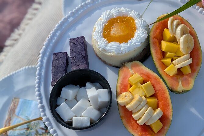 Luxury Picnic in Hawaii Paradise - Key Points