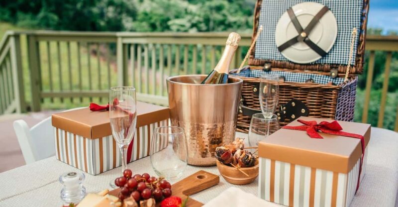 Luxury Picnic Volcanoes & Waterfalls: Private Helicopter - Experience the Big Island in Style: Luxury Picnic Volcanoes & Waterfalls Private Helicopter Tour