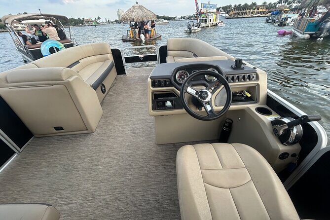 Luxury Pontoon Boat Rentals in Fort Lauderdale - Discovering the Waterways of Fort Lauderdale