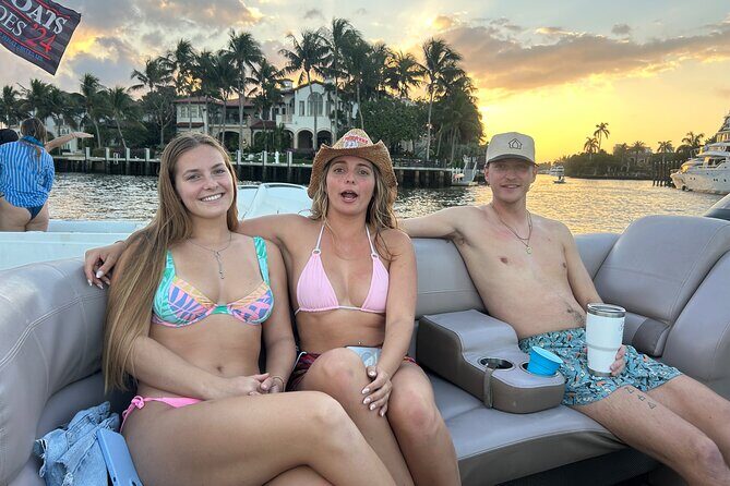 Luxury Pontoon Boat Rentals in Fort Lauderdale - FAQ