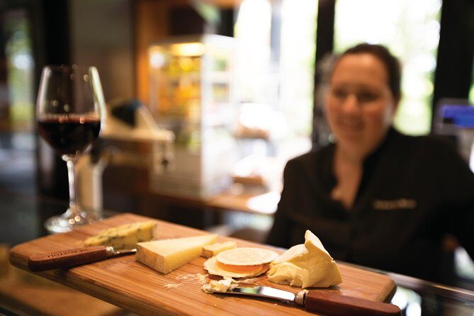 Luxury Private 90min Wine and Cheese Yarra River Cruise - FAQ