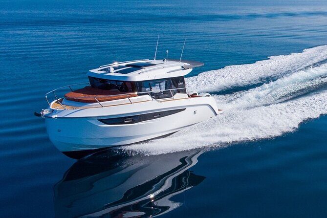 Luxury Private tour on the Kavi 9 Yacht 2025 - Key Points