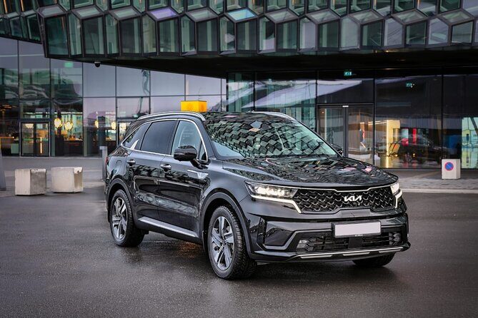 Luxury Private Transfer from Reykjavik to Keflavik Airport - FAQs