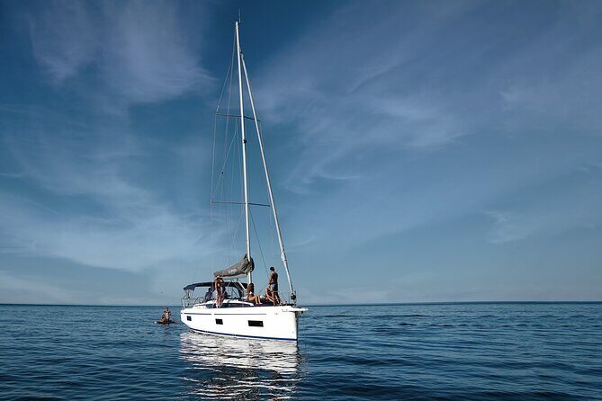 Luxury Sail Yacht Cruise in Algarve - Key Points