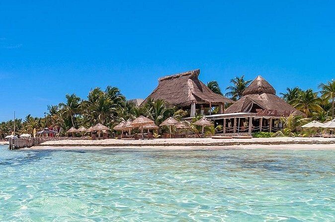 Luxury sailboat in Isla Mujeres - Price and Value Analysis