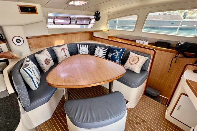 Luxury Sailing catamaran charter in Cabo San Lucas all inclusive - FAQ