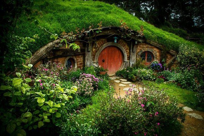 Luxury Small group tour from Auckland to Hobbiton Movie Set - The Sum Up