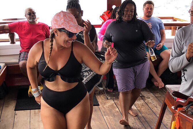 Luxury snorkel trip on a spacious wooden schooner and local lunch - FAQ