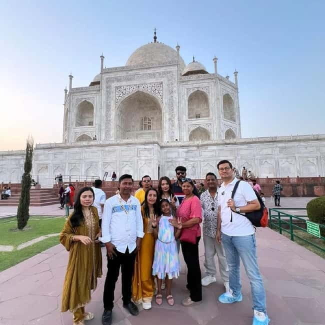 Luxury Sunrise Taj Mahal Tour by Mercedes - BMW - Audi - Key Points