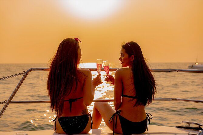 Luxury Sunset Sailing Cruise in Cancun with Light Dinner and Open Bar - Elegant Evenings on the Water: Luxury Sunset Sailing in Cancun