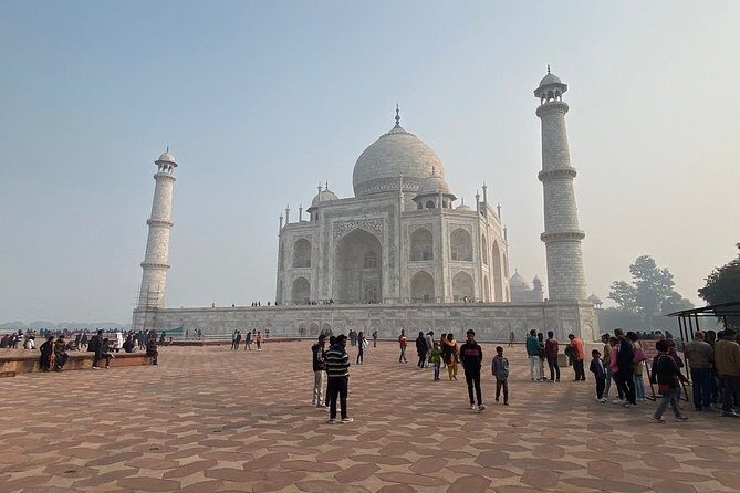 Luxury Taj Mahal by super fast train from Delhi all inclusive - Key Points