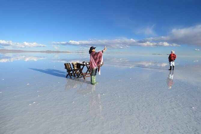 Luxury Uyuni Salt Flats 3D 2N Tour From La Paz by Air - Who Should Consider This Experience?