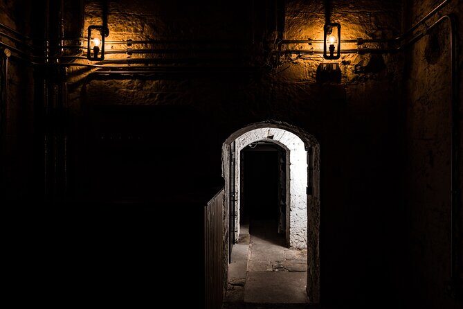 Luxury Whisky Tasting in Edinburgh's Underground Vaults - The Itinerary: What to Expect