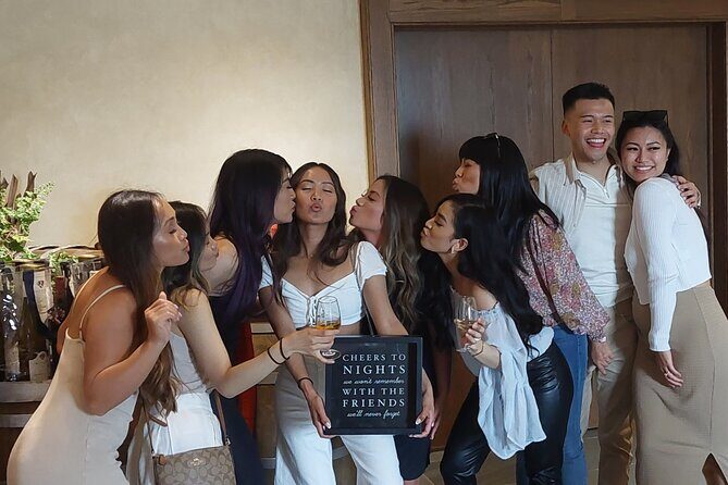 Luxury Wine Tours to Niagara On The Lake - The Ice Lounge Experience