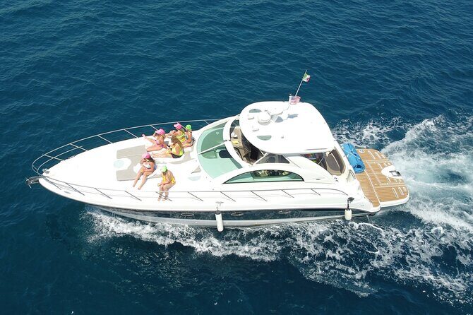 Luxury yacht for private tour EN Cabo San Lucas - Exploring the Cabo San Lucas Private Yacht Experience in Detail