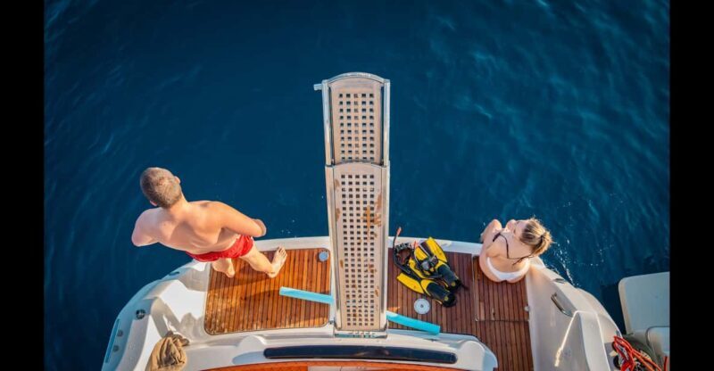 Luxury yacht: Sunset Blue Cave & Panoramic Tour w Wine - Key Points