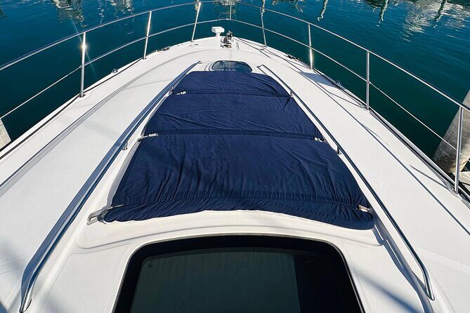 Luxury Yacht Tour in Los Cabos 45FT SeaRay Sundancer - Exploring Cabo San Lucas on a 45FT SeaRay Sundancer