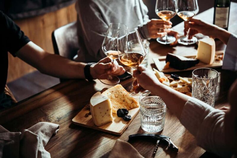 Lyon Croix-Rousse: Wine Tasting & Vinyl Record Tour - An In-Depth Look at the Lyon Croix-Rousse Vinyl & Wine Tour