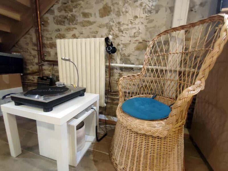Lyon Croix-Rousse: Wine Tasting & Vinyl Record Tour - The Sum Up