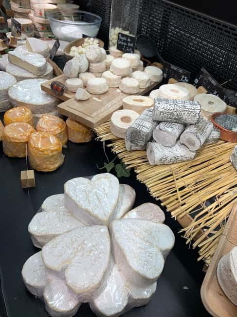 Lyon : Culinary Delights Tour - Vieux Lyon: Walking Through History and Tasting Cheese