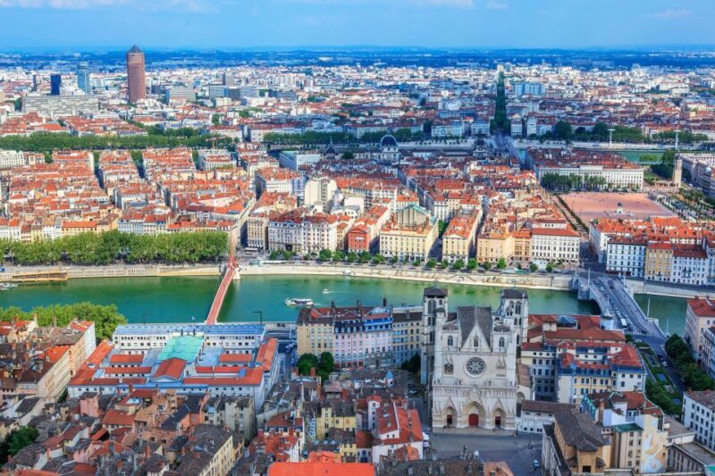 Lyon: Express Walk with a Local in 60 minutes - A Practical Guide to the Lyon Express Walk with a Local