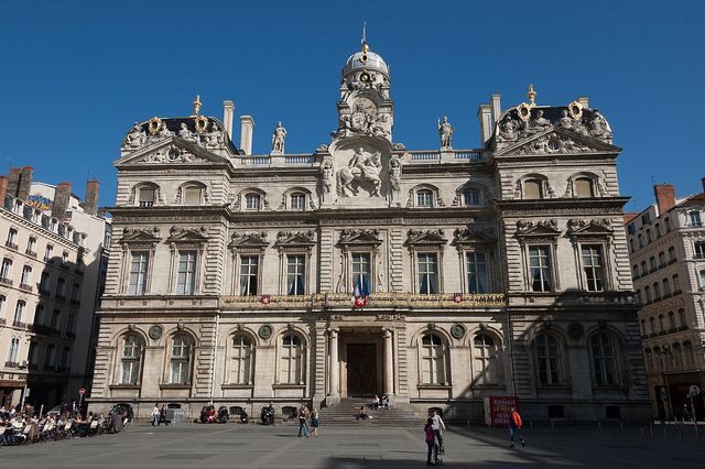 Lyon: Old District Private Guided Walking Tour - Key Points