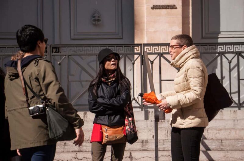 Lyon: Old Town Food Tour with 6 French Food Tastings & Wine - Discovering the Presqu’île and Its Monuments
