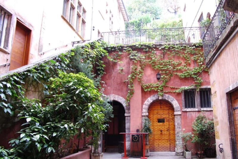 Lyon Old Town Highlights and History Private Walking Tour - An In-Depth Look at What to Expect