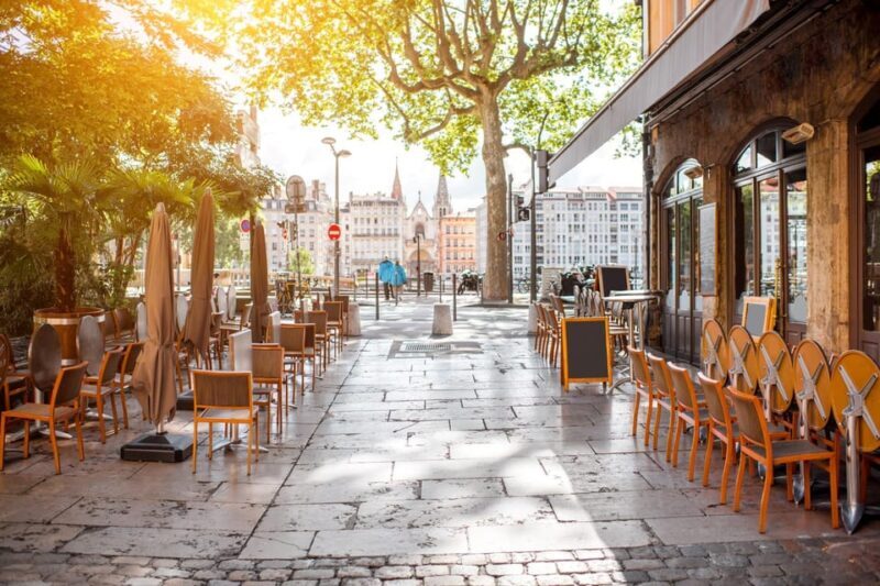 Lyon Old Town Tour with Sightseeing Cruise Tickets - FAQs