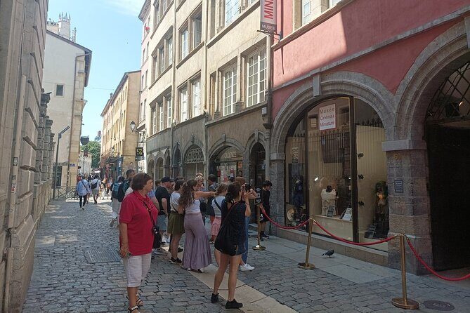 Lyon Private Guided Tour with a professional tour guide - FAQ