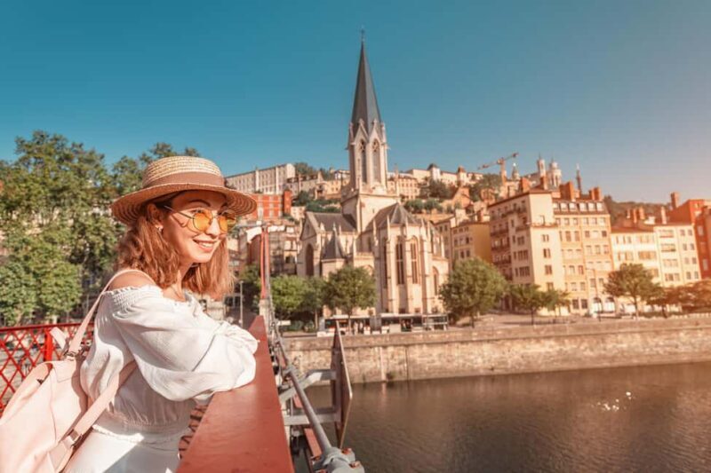 Lyon: Private Photoshoot with a Professional Photographer - Key Points