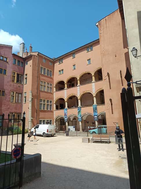 Lyon: Private Walking Tour of the City - Exploring Lyon’s Top Sights