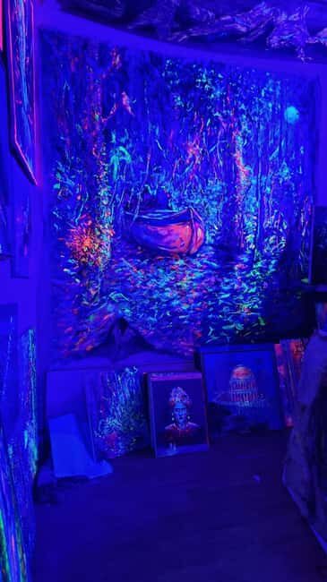 Lyon: Tarot Reading and Neon Painting Workshop - Key Points