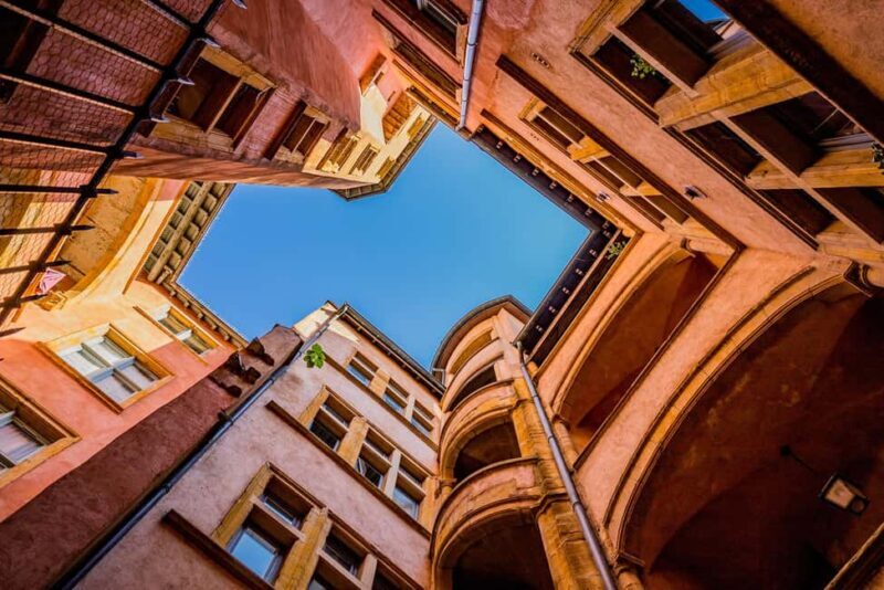 Lyon: Traboules Private Tour of the Secret Passages - Key Points