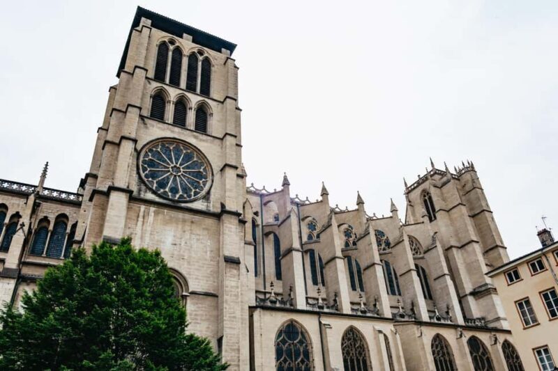 Lyon: Vieux Lyon Food Tasting Walking Tour - Exploring Lyon’s Old Town: A Guide to the Food Tasting Tour